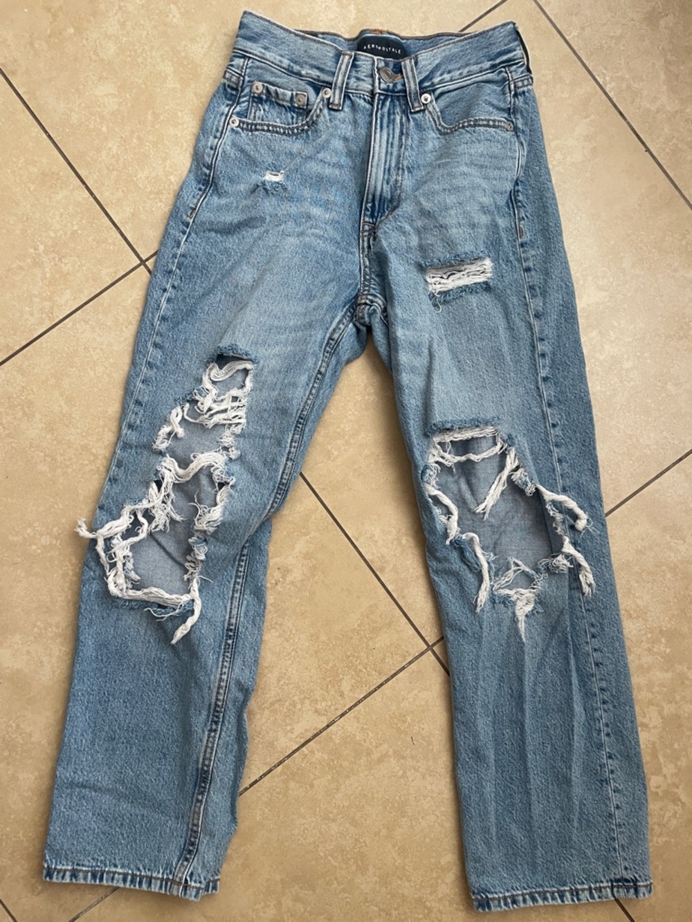 High-rise baggy ripped mom jeans from Aeropostale Size 000 Short